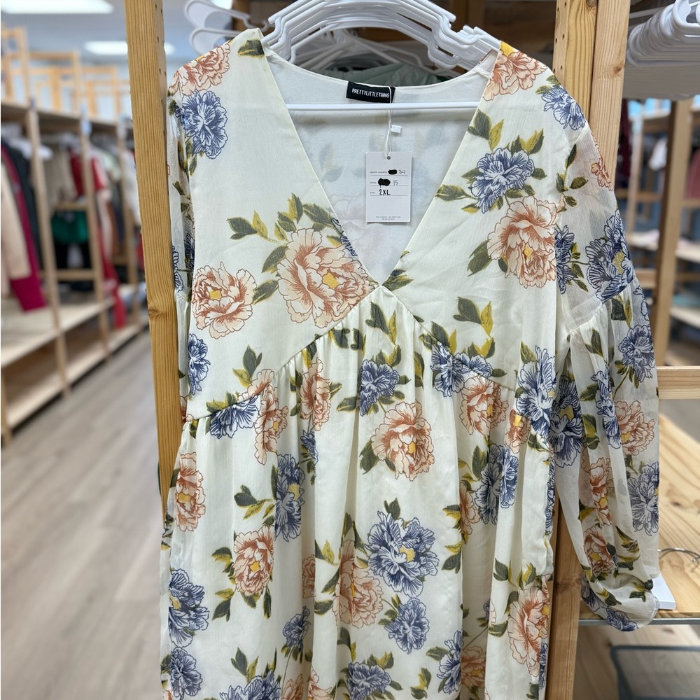 PrettyLittleThing Cream Floral Blouse